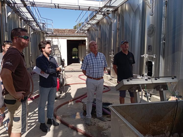 L'UGVC a organisé un temps d'échanges au moment des vendanges, avec le sénateur Daniel Laurent, le 25 septembre à Clion-sur-Seugne.