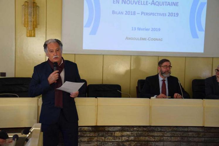 Daniel Braud (à gauche), président de la CCI Charente a rappelé rapidement le contexte départemental. Pour la Banque de France, Hugues Roux a détaillé les incertitudes sur le plan international.