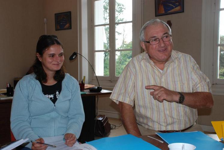 Yves Giraud, président de la fédération départementale de la chasse et à ses côtés, Cécile Goujon chargée de communication.