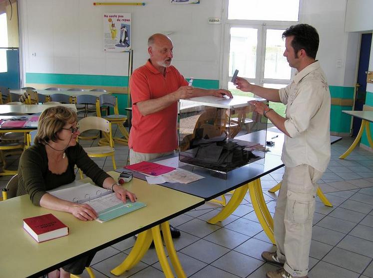 Il n’est plus possible de voter pour une personne qui ne s’est pas déclarée candidate.