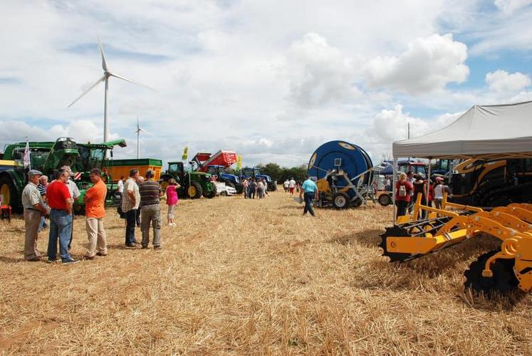 Cette année encore, les férus de machines agricoles ont pu admirer le matériel exposé par les différents concessionnaires de la région.