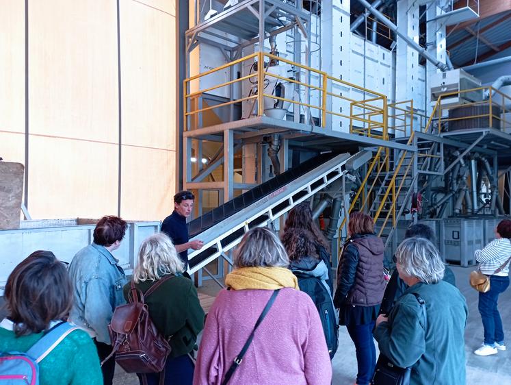 Edouard Rousseau a expliqué avec pédagogie la première transformation des grains à destination de l'alimentation humaine.