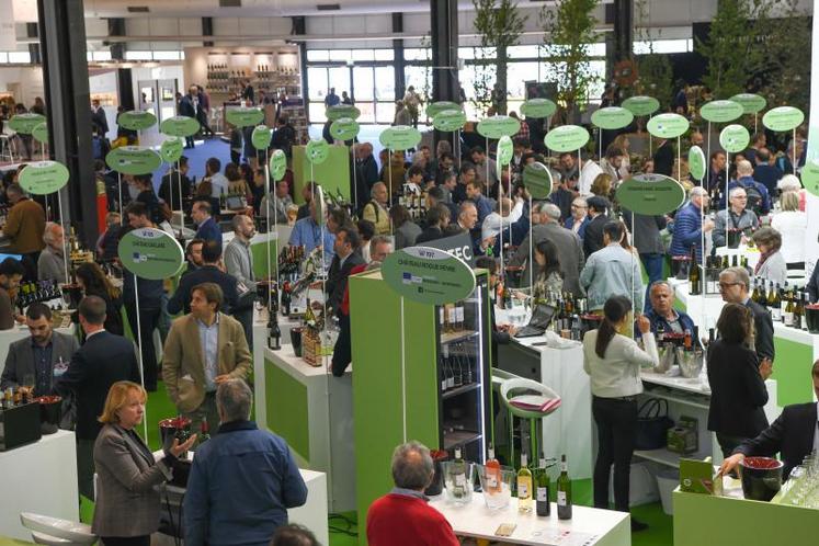 Le stand des vins bios.