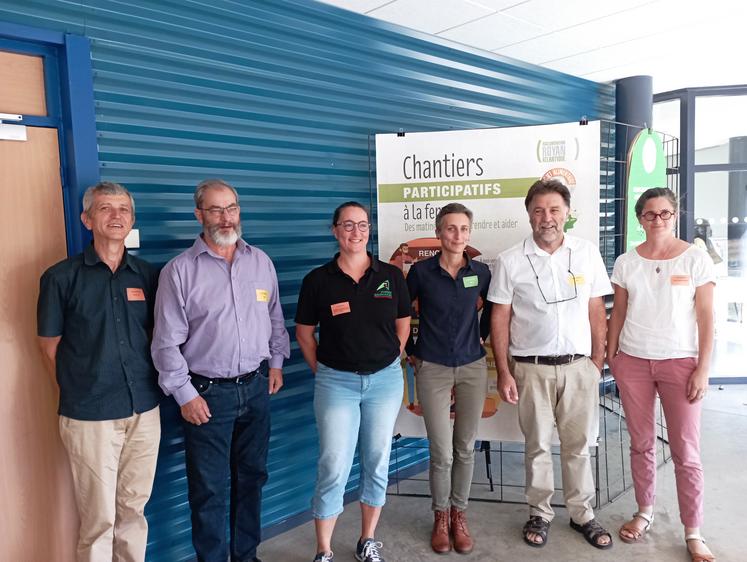 Élus, agents de la Cara, Chambre d'agriculture, Terres de Lien, Safer, ensemble pour parler installation, transmission, sur le territoire royannais dans le cadre de la première journée "Agriculture et alimentation".