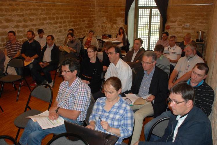 A Bougon, au cours de l’après-midi, producteurs, industriels privés et coopératives  ont tracé les lignes à travailler au cours de l’année à venir.