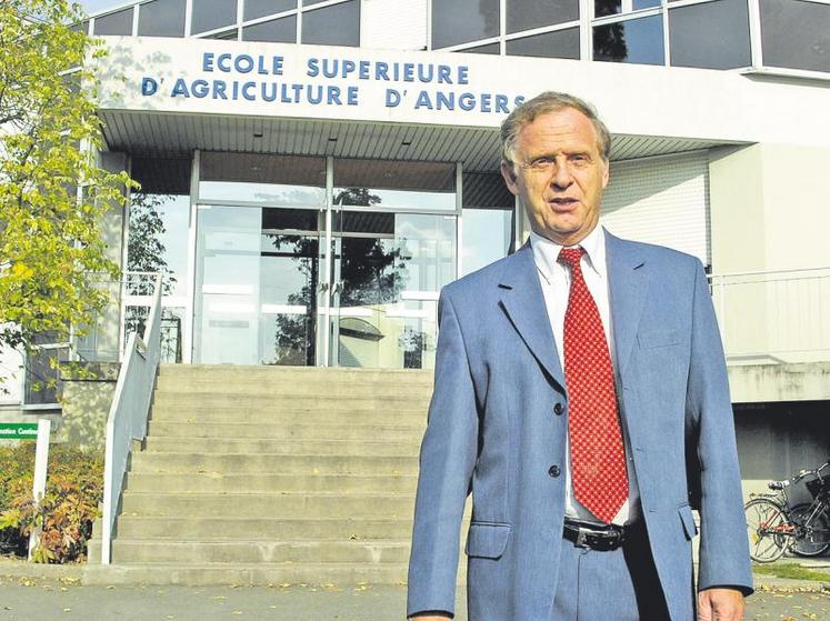 Bruno Parmentier a mené une réflexion sur le thème : « Nourrir l’humanité : utopie ou réalité? »