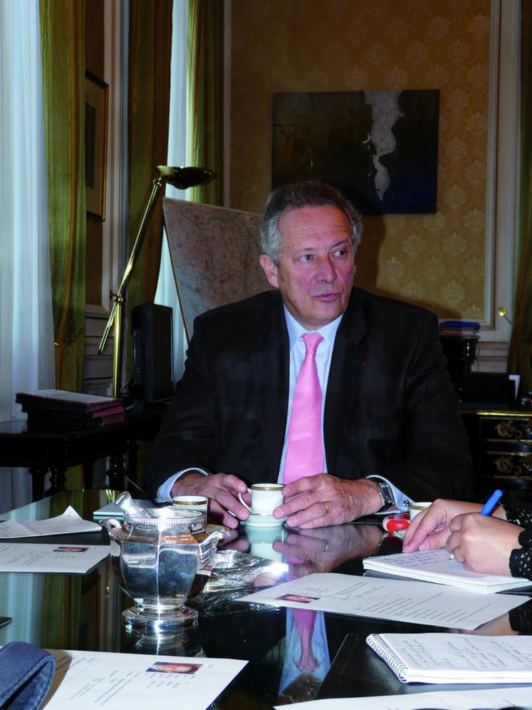 Bernard Tomasini, préfet de région.