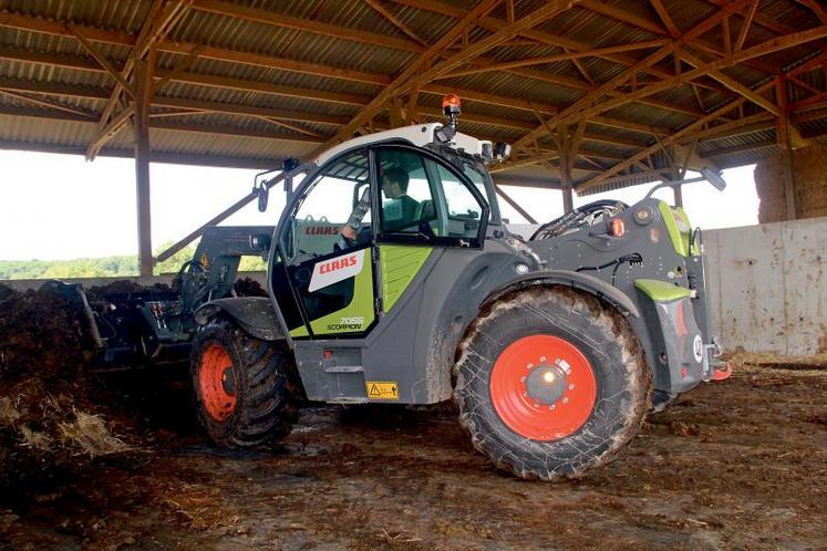 Les chargeurs télescopiques de plus de 5 tonnes de capacité brillent plus par leur capacité de poussée et leur force d’arrachement que par leur maniabilité et leurs aptitudes routières.