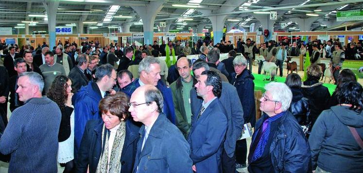 Les personnalités ont déambulé dans les allées du salon.