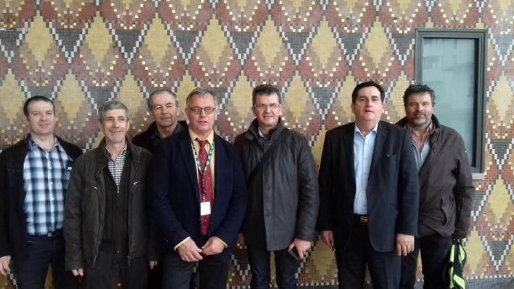 Les représentants fermiers de Nouvelle-Aquitaine étaient présents au congrès. Au centre de la photo, Denis Labri, président de la SDFM des Landes et Jean-Marie Puchault, président de la SDFM des Deux-Sèvres, ont été élus membres du conseil d’administration de la SNFM pour représenter la Nouvelle-Aquitaine.