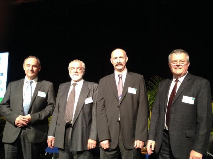 Les dirigeants des deux coops Charentes Alliance et Coréa Poitou-Charentes.