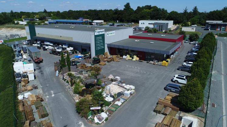 Les locaux actuels d'Agrisem dans l'agglomération de Saintes.