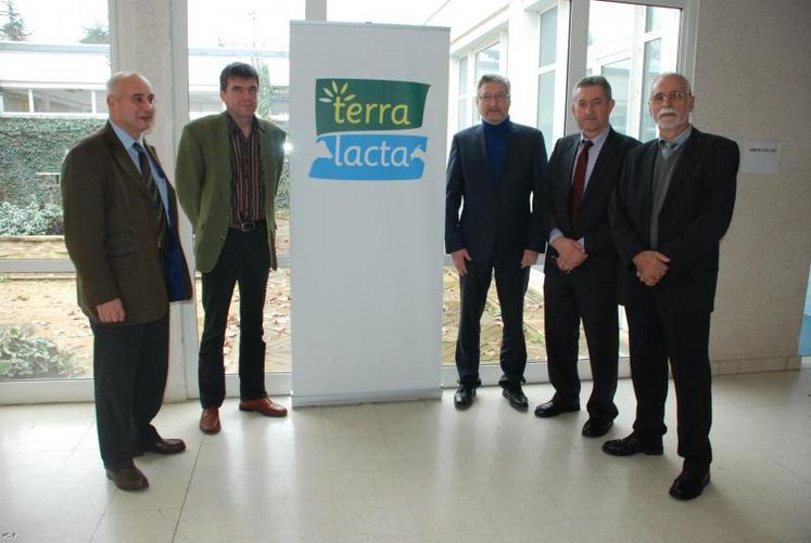 De gauche à droite : Laurent Gallois-Montbrun, Jean-Yves Restoux, Alain Lebret, Jean-Louis Guillon et Jean-Marie Davion.