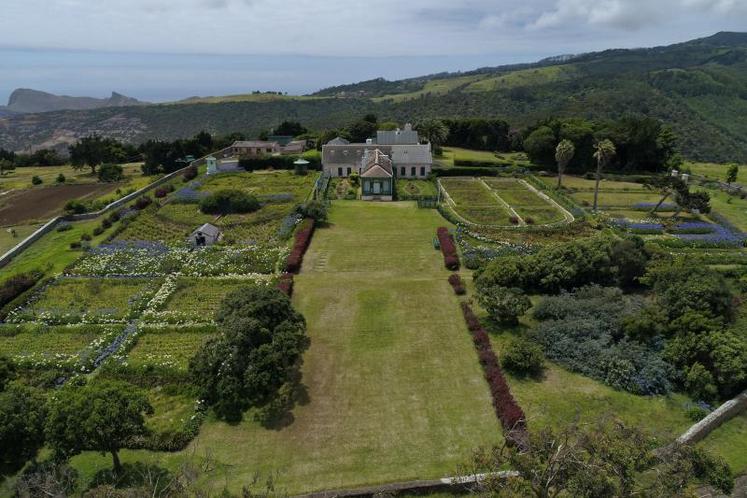 Longwood House fut la dernière résidence de Napoléon Ier sur l'île Sainte-Hélène. Le jardin a désormais repris la configuration que lui avait donnée l'empereur en exil.