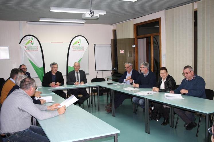 La signature de la charte de bon voisinage, le 20 décembre, dans les locaux de la Chambre d’agriculture.