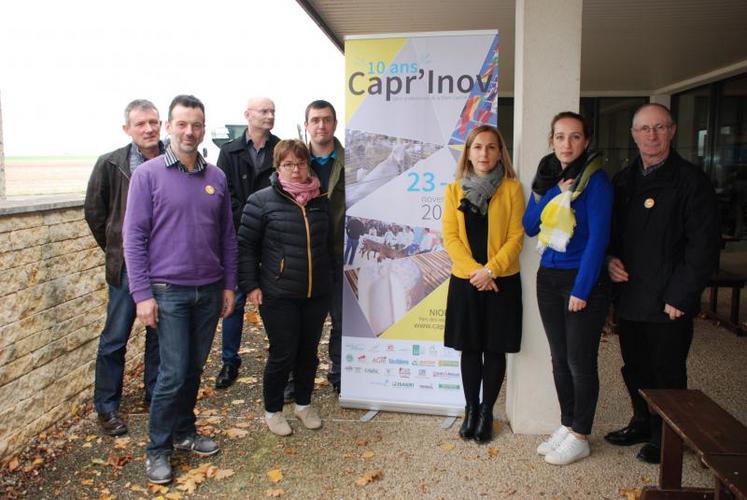 Les organisateurs de Capr’Inov autour du président du salon, Thierry Jayat, (deuxième en partant de la gauche).