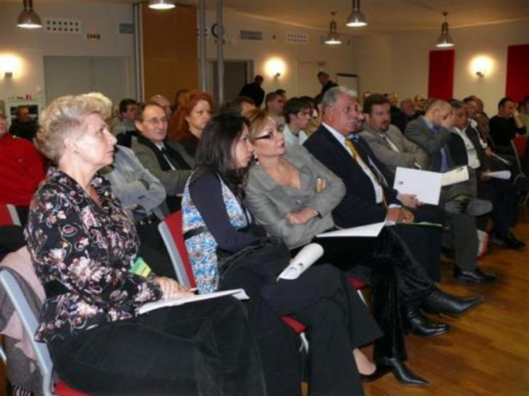 Les organisateurs, la chambre d’agriculture et Interviandes Poitou-Charentes, samedi lors d’un colloque sur le thème de la viande bovine dans le cadre de la foire exposition de Bressuire.