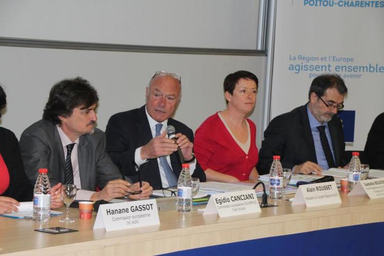 Alain Rousset (au centre) a insisté sur l’importance des sommes investies par l’UE pour le développement des territoires.