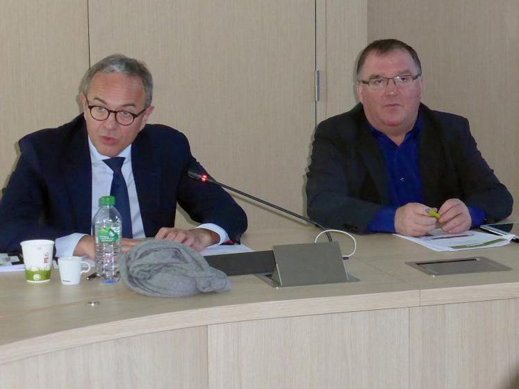 Maxime Vandoni, directeur général et Hubert Garaud, président de Terrena, ont présenté des chiffres 2014 qui « consolident la trésorerie de la coopérative et permettent d’accélérer le déploiement de sa stratégie ».