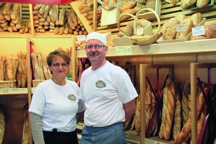 La boulangerie peut désormais valoriser officiellement son attachement à une production de proximité et à un circuit court en affichant le logo "Blé agri-éthique France, un nouveau partage de valeurs" en vitrine.