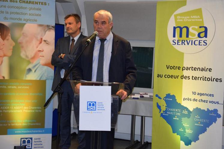 Patrick Couillaud, le président de la MSA des Charentes, et derrière lui, Edgard Cloërec, le directeur général.