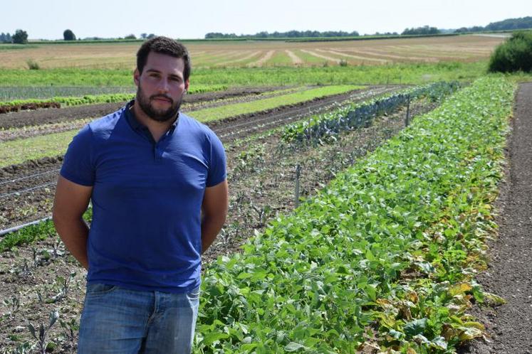 Anthony Garcin s’est installé sur l’exploitation familiale comme viticulteur, avant de se consacrer au maraîchage puis à la vente en ligne.