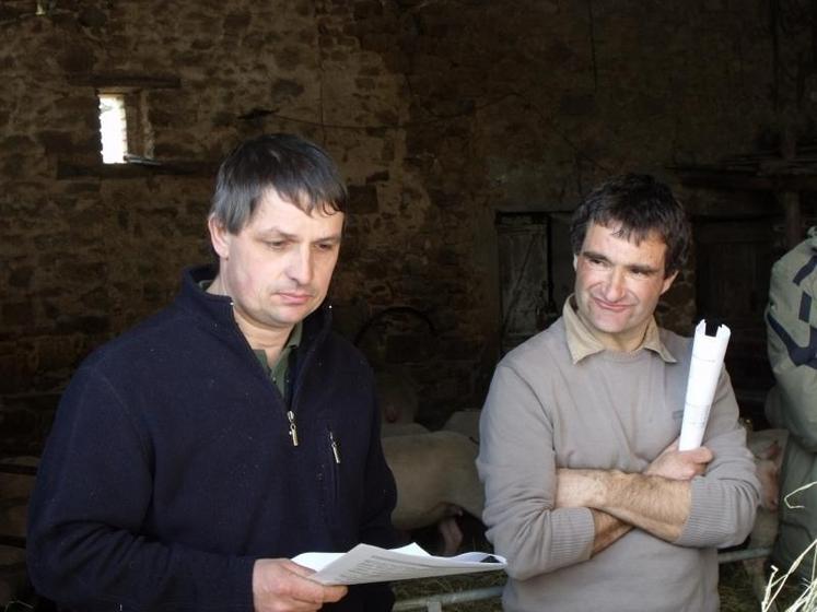 Jean-Michel Doublet et Samuel Baudet, techniciens du groupement Teldis, ont présenté les bons résultats du troupeau ovin.