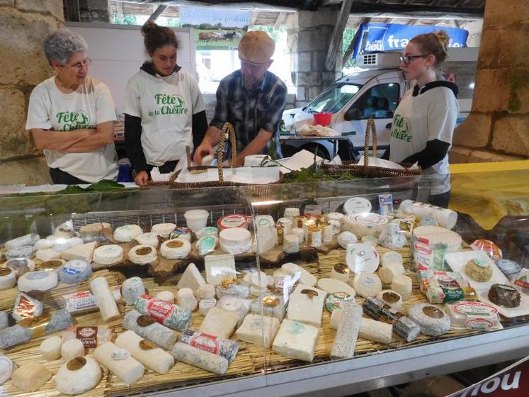 L'identité caprine fortement marquée en Poitou-Charentes concerne d'autres territoires de Nouvelle-Aquitaine. La fête
de la chèvre leur fait honneur.