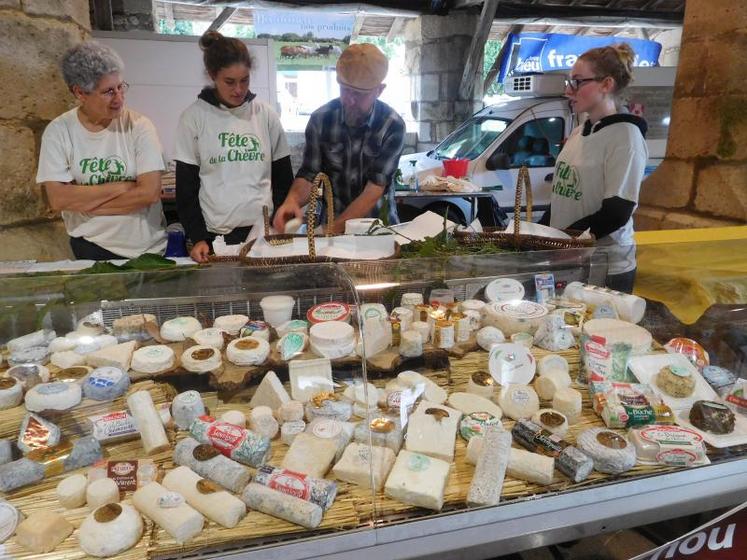 L'identité caprine fortement marquée en Poitou-Charentes concerne d'autres territoires de Nouvelle-Aquitaine. La fête
de la chèvre leur fait honneur.