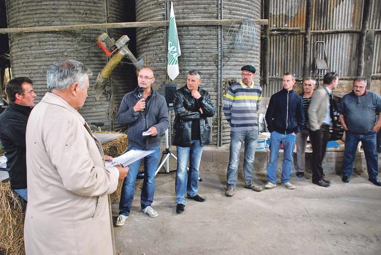 Pierre Lambert, préfet, a écouté attentivement les présidents de sections animales.