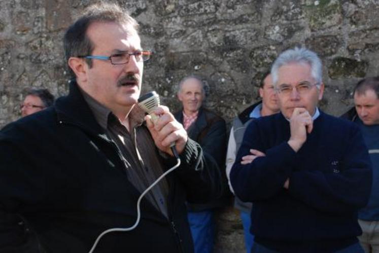 Alain Chabauty, président de la section bovine de la FDSEA et Jean-Louis Chamard, président de la section ovine de la FDSEA, faisaient partis de la délégation qui a rencontré Chantal Ambroise, sous-préfète de Parthenay .