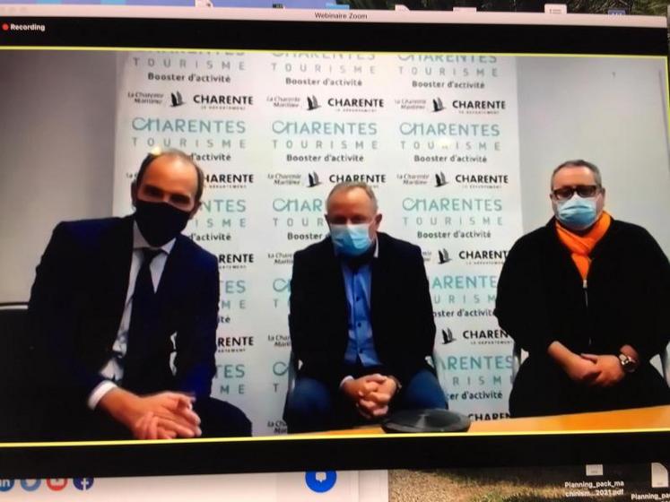 Jean-Hubert Lelièvre, Stéphane Villain de Charentes Tourisme et François Vendittozzi de KMPG Avocats sont aux côtés des professionnels du tourisme.