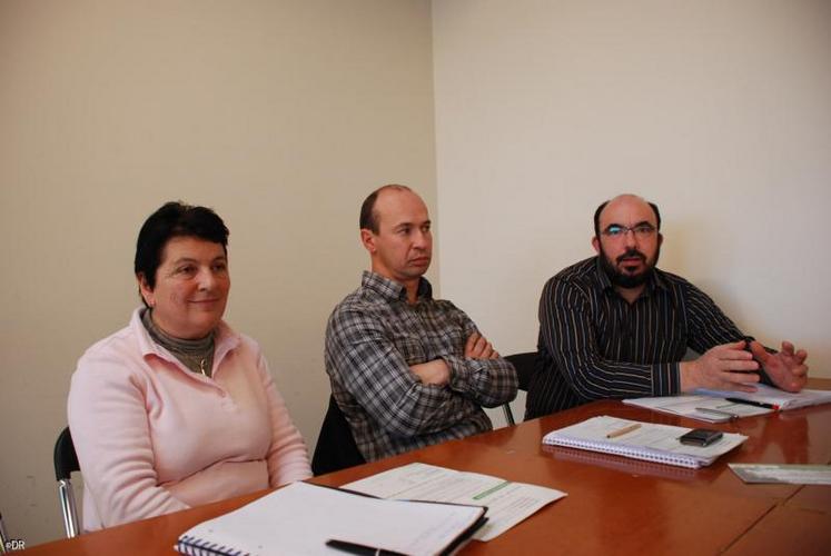 De gauche à droite : Yvette Thomas, présidente de la FRCA ; Thierry Boudaud, président d’AFDI Poitou-Charentes et Philippe Moinard, président de la FRSEA.