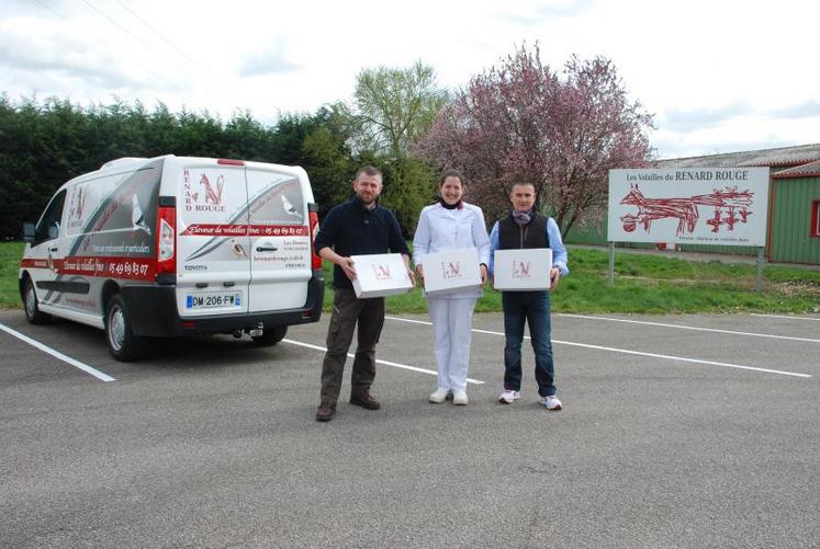 Philippe Pierre, gérant ; Jimmy Chupeau, commercial et Stéphanie Laurentin, préparatrice, ainsi que le reste de l’équipe accueilleront les visiteurs mobilisés dans le cadre de l’opération Vivez le printemps, portée par Bienvenue à la ferme les 18 et 19 avril.