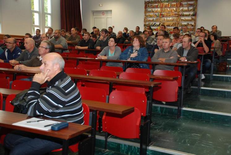 Les cinq réunions (en photo, à Bressuire et à Melle) sur le 5e programme d’action de la directive nitrates ont réuni 200 personnes.