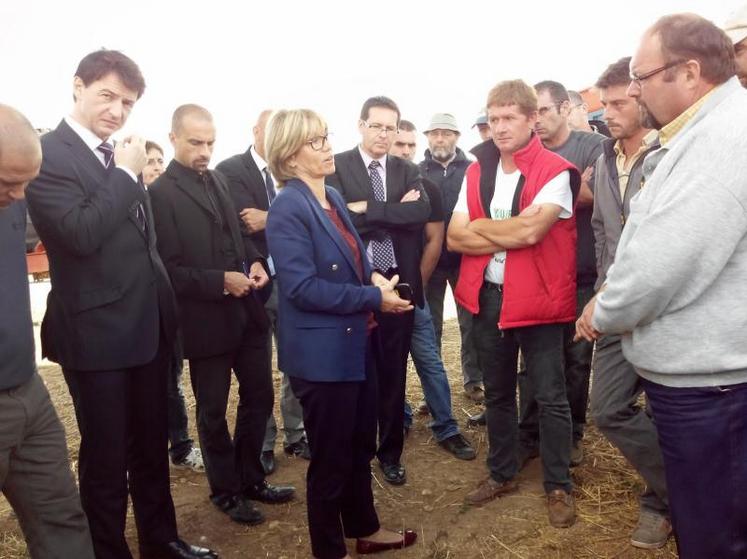 La préfète est venue rencontrer les agriculteurs le 29 juillet à Poitiers Nord