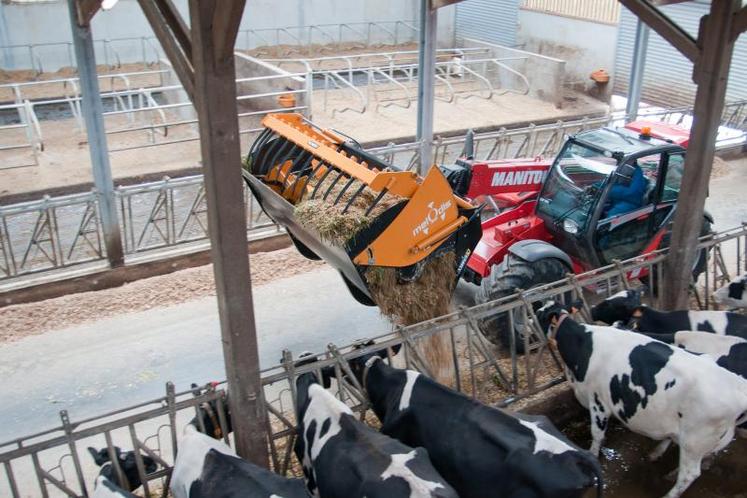 La gamme Emily de godets horizontaux s’étend de 0,9 à 7,5 m3. Ils sont équipés au choix d’une mâchoire hydraulique ou d’un rotor qui peut tourner vers l’arrière pour assurer le remplissage.