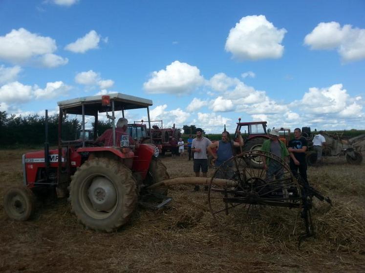 Démonstration de matériel ancien lors de la cantonale à Lezay.