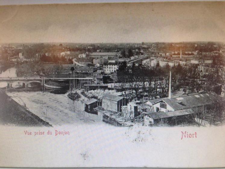 L’atelier de fabrication Boinot est construit en 1940 le long du boulevard Main. Dans les années 1970, l’entreprise exporte 70 % de sa production, dont 45 % aux États-Unis.