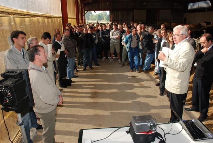 Vendredi, l’appel à manifester à Poitiers le 16 octobre a été réitéré. En attendant 
cette action, la FDSEA et les JA ne siégeront plus en CDOA.