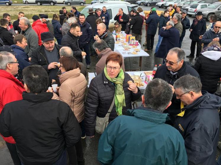 Un recours aux arrêtés préfectoraux signés en fin d’année dernière par les représentants de l’État des trois départements a été déposé par les opposants. Le dossier poursuit son chemin.