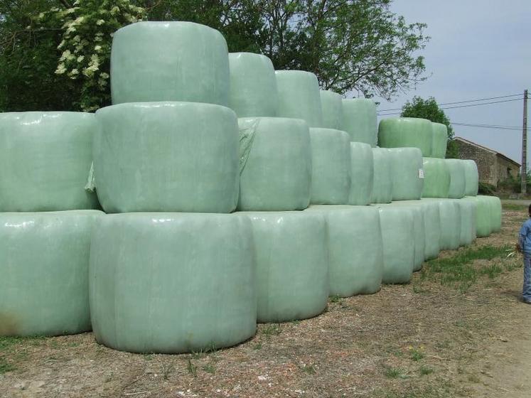 Bâches d'ensilage pour protection des fourrages et mise en silo