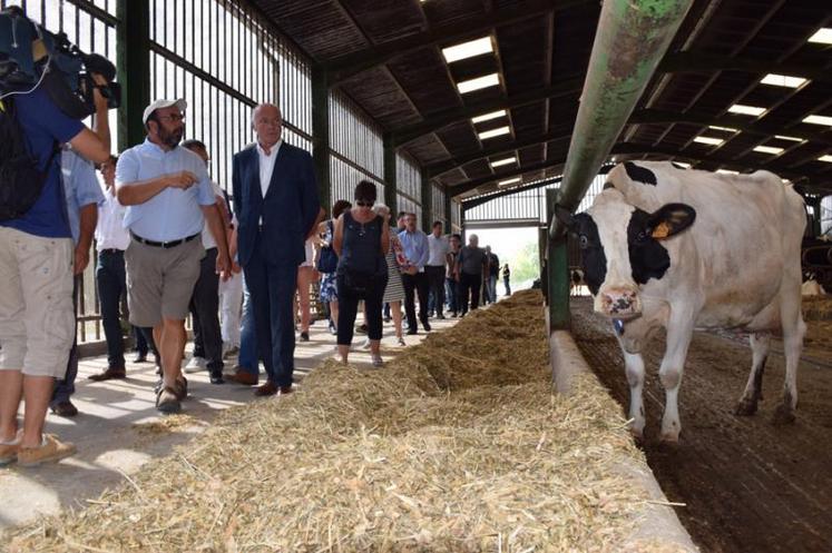 Une visite d’exploitation pour échanger sur la feuille de route de l’agriculture de la région.