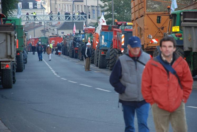 A 9 h 15, les agriculteurs arrivent doucement.