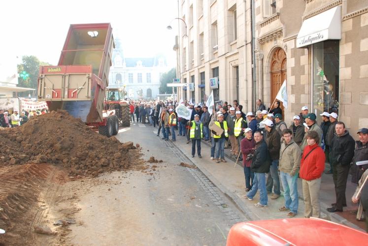 A 10 h 15, le cortège s'élance.