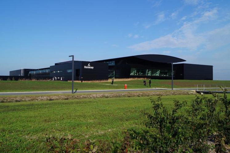 La nouvelle unité concentre production, stockage et expédition. Elle est spécialisée dans la mise en bouteille des qualités VS et VSOP et des flacons de grandes capacités (plus de 75 cl). La première pierre a été posée en 2015, avant l'inauguration officielle.