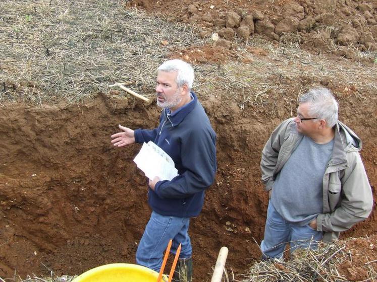 Pour réaliser une bonne analyse, il faut une quinzaine de prélèvements au minimum réalisés sur un ensemble homogène d’environ 10 hectares.