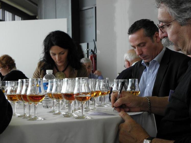 Pour le cognac, le jury est composé de professionnels, contrairement aux autres produits.