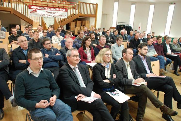 Pour Julien Chartier (au premier rang à gauche), l’action syndicale fait un tout avec le groupe pour échanger, penser à autre chose, évacuer le stress.