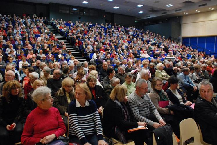 Bien vieillir s’apprend aux moyen d’ateliers qui réunissent jusqu’à 1 000 personnes, tous régimes confondus dans la région, ou comme à Aiffres avec 800 participants, lundi.